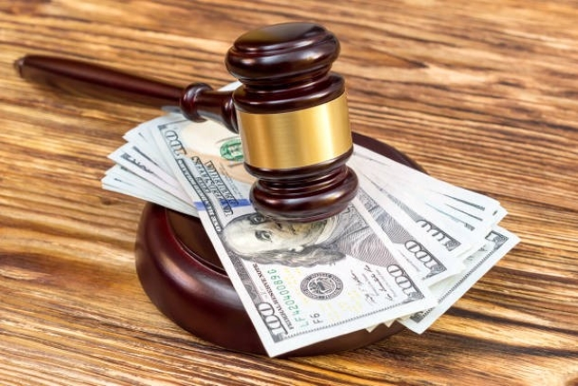 How much can someone sue for a car accident in Florida?